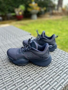 Zumba Fitness Women’s Air Stomp Remix II- NAVY size 7.5